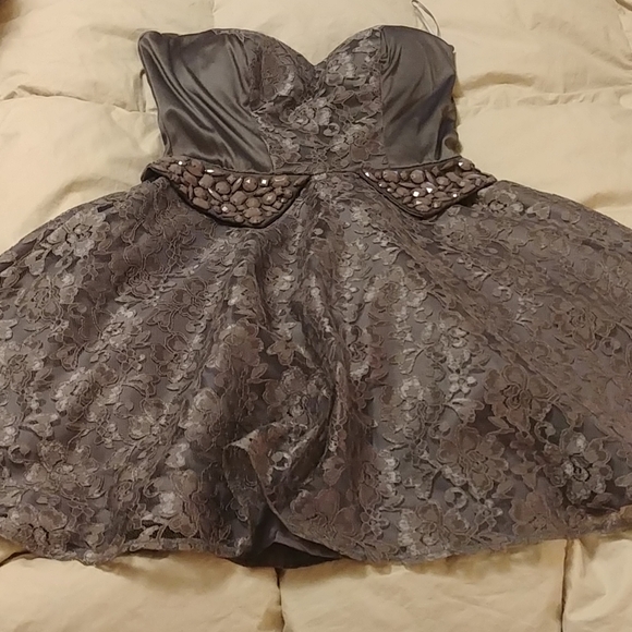 Floral lace mini dress - Picture 1 of 4